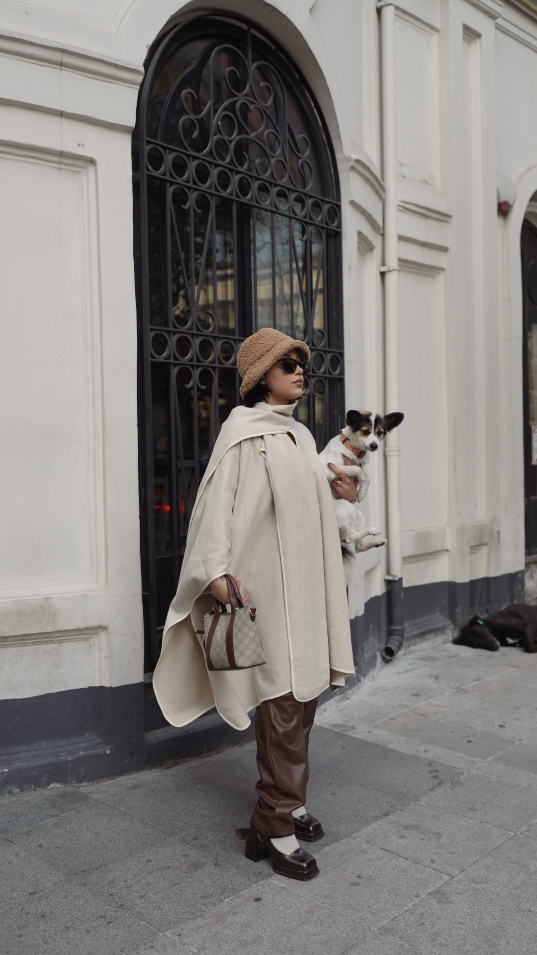 Self-Scarf Poncho – Beige