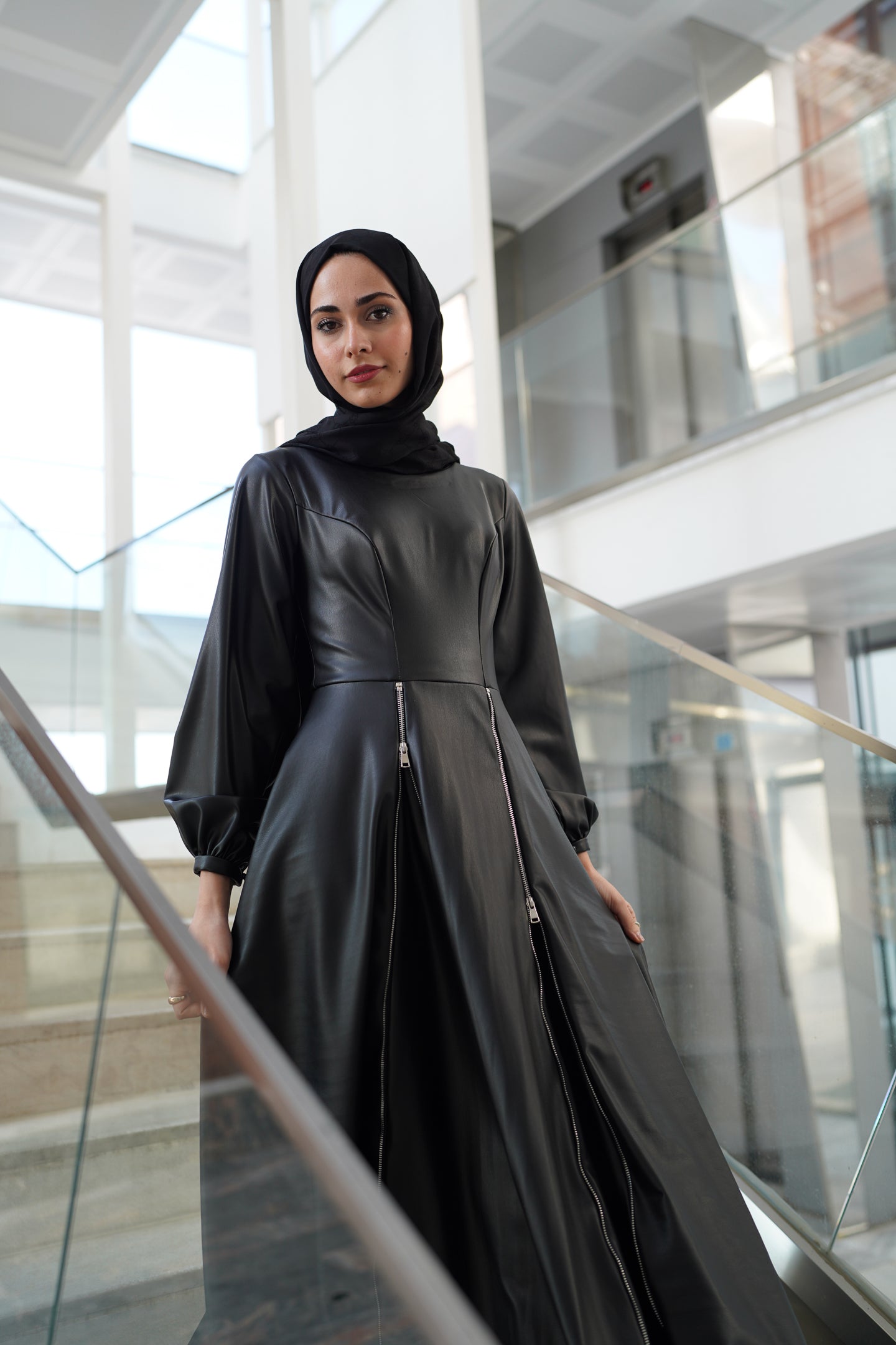 فستان جلدي بسحاب