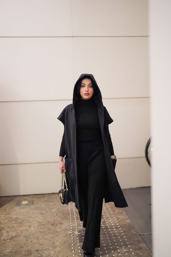 BLACK OVERSIZED CACHET VEST