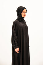 عباية ساتان سوداء