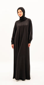 عباية ساتان سوداء