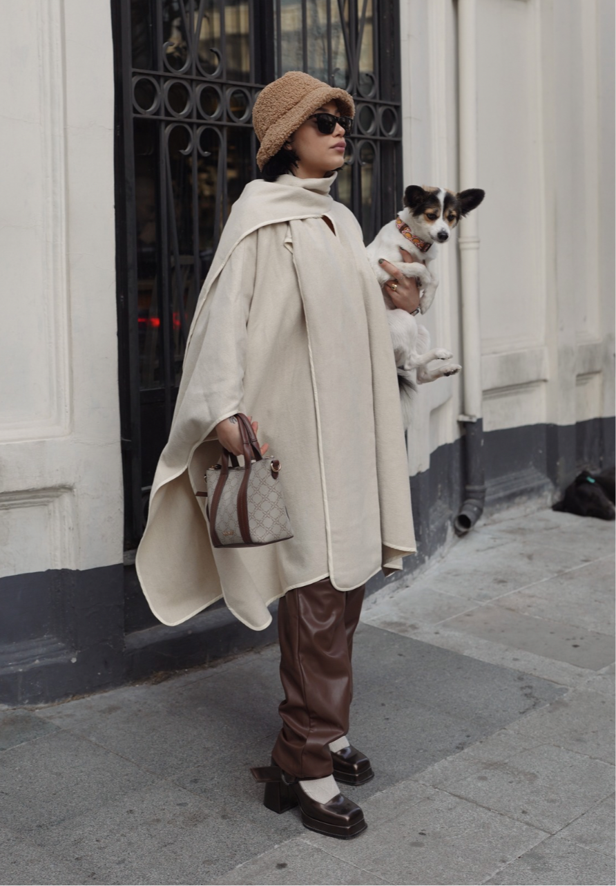 Self-Scarf Poncho – Beige