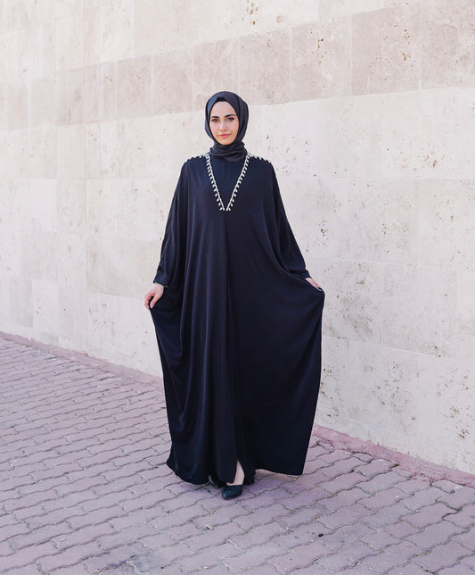 عباية ليفا مطرزة بالكريستال