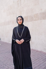 عباية لينا
